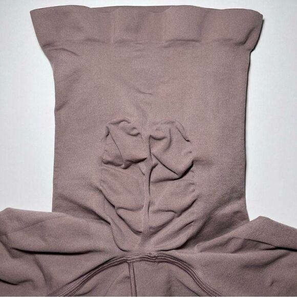 SKIMS Maternity Solutionwear Tight in Umber - Picture 6 of 8